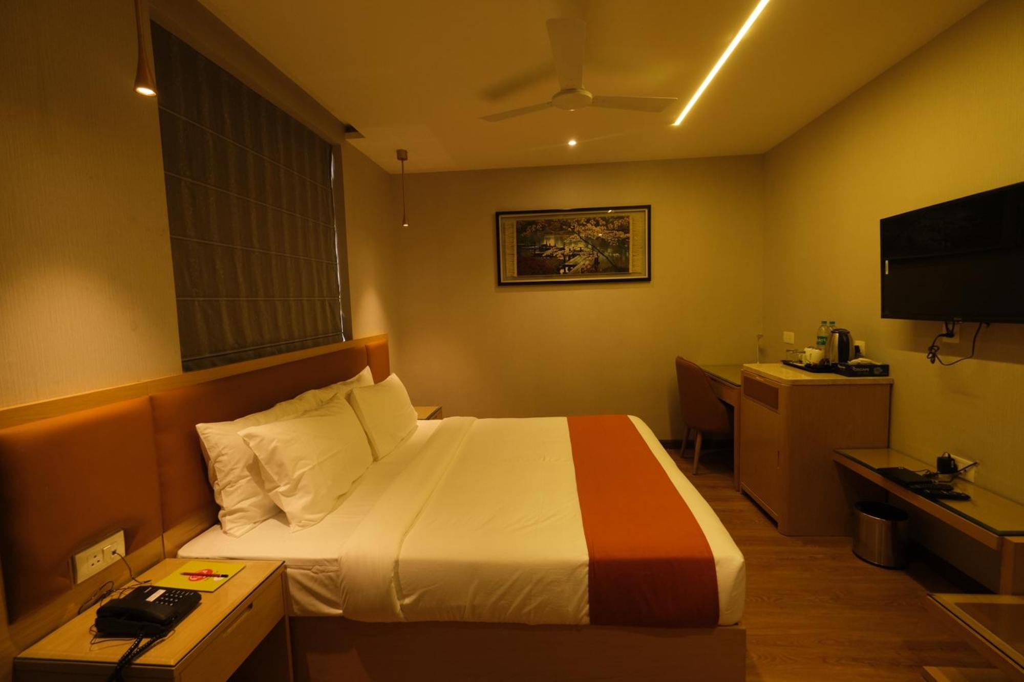 The Bastion Hotel Bhopal Eksteriør billede